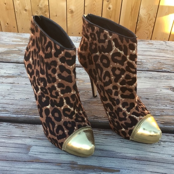 Michael Kors cheetah print booties - Picture 5 of 9